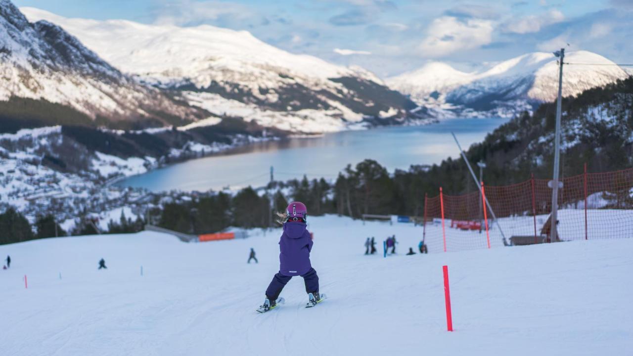 Jolstraholmen Camping Og Hytter Vassenden Exterior foto