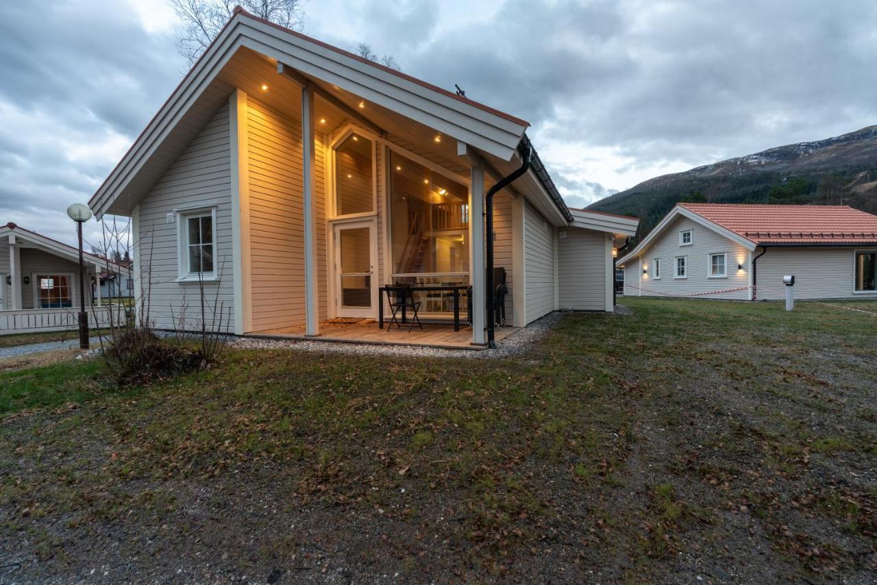 Jolstraholmen Camping Og Hytter Vassenden Exterior foto